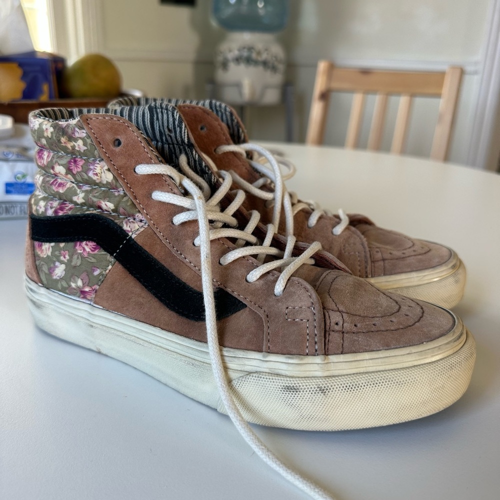 Sk8-Hi Cali Collection- Suede/Floral - Picture 3 of 8